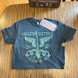 CLOSET CLOSING 4/28❗️ Salem Sisters T Shirt